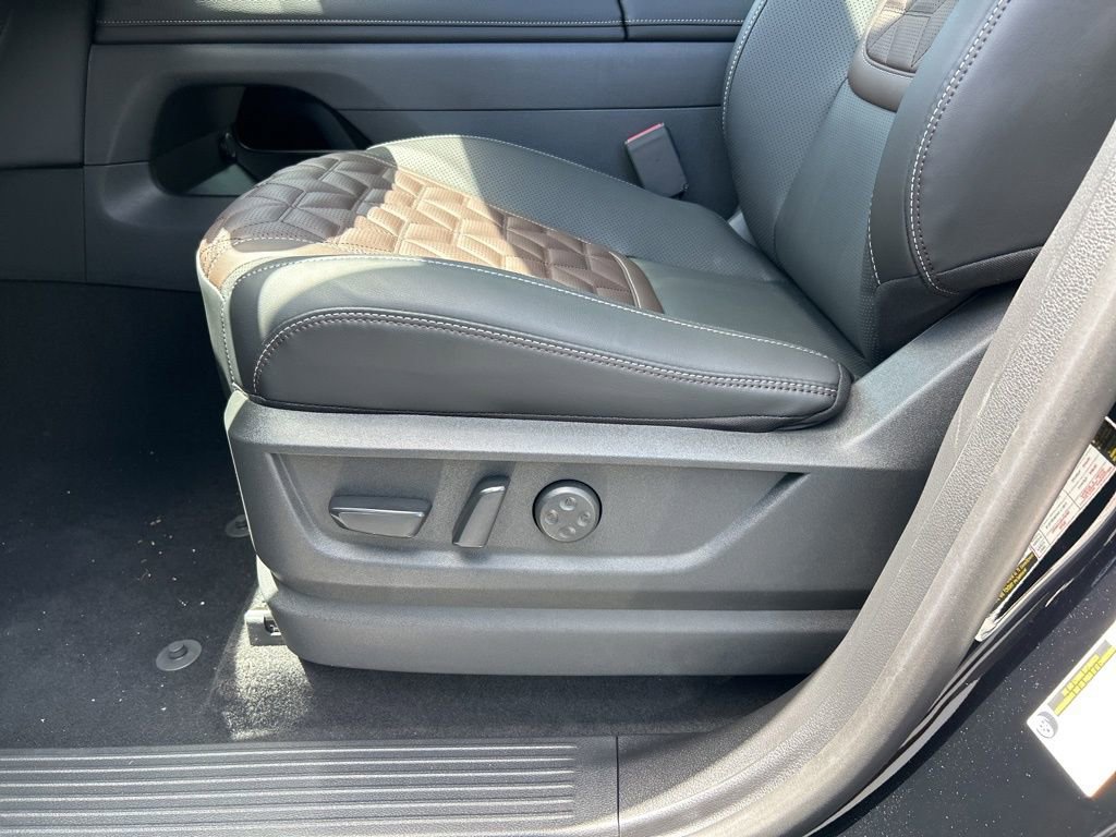 New 2026 Nissan Armada Platinum RWD image 17