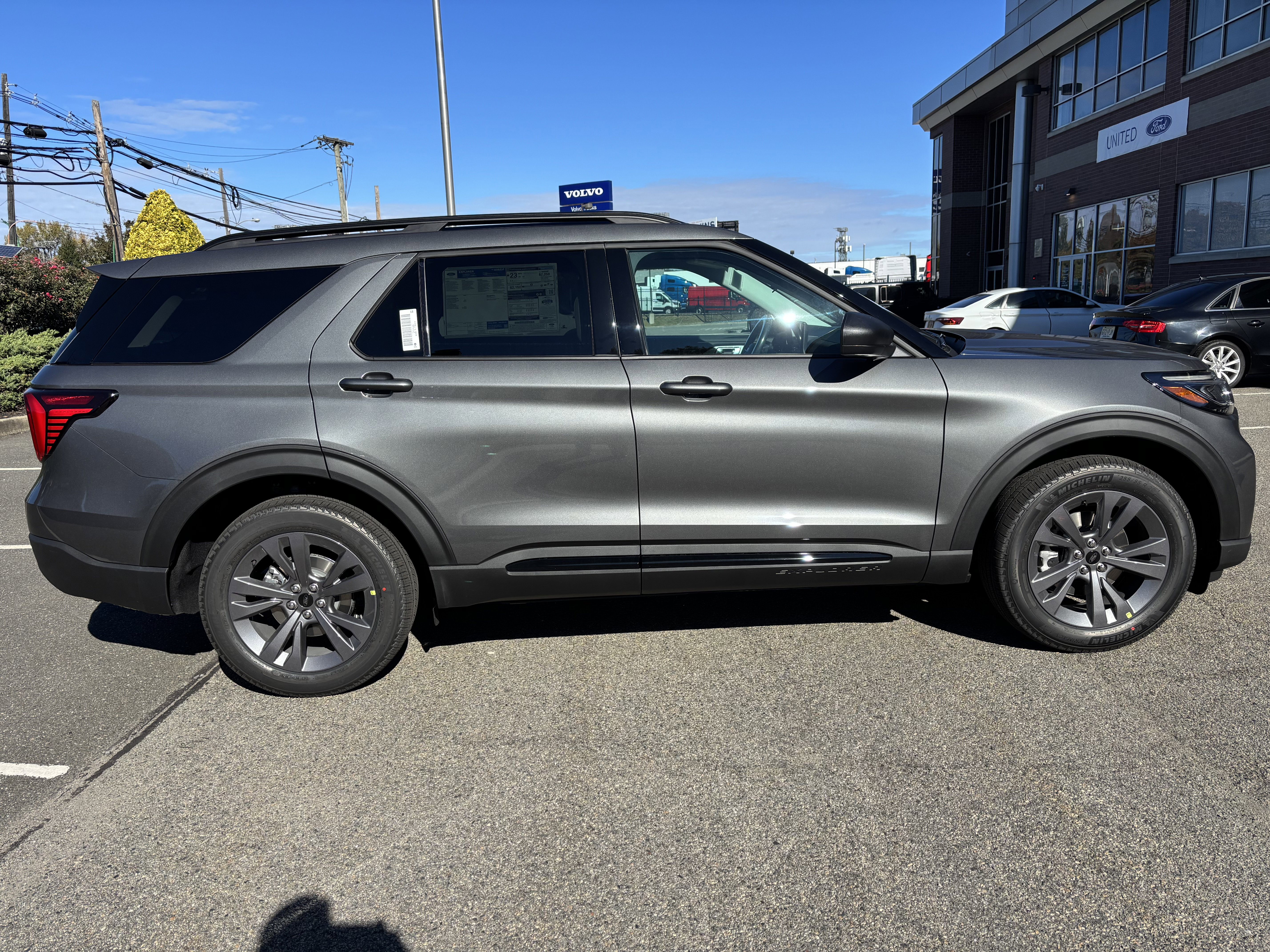 New 2026 Ford Explorer Active image 5