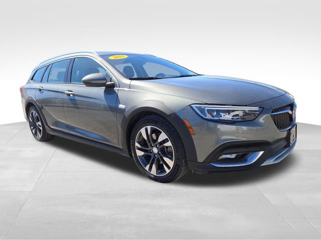 Used 2018 Buick Regal Essence w/ Driver Confidence Package #1