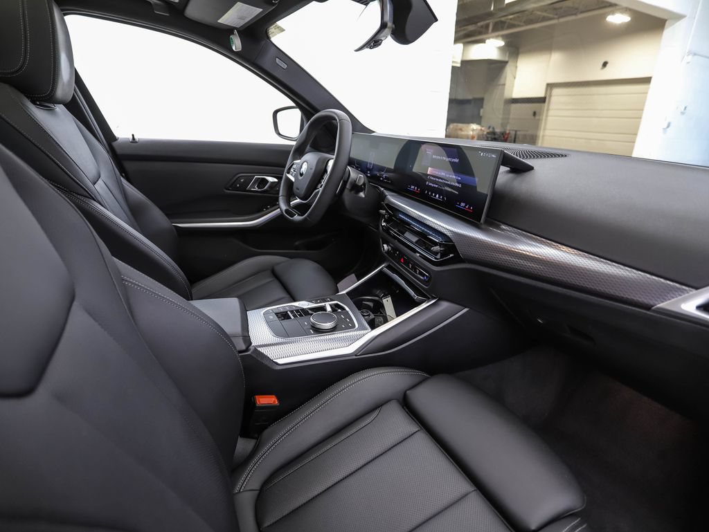 Used 2025 BMW 330i xDrive Sedan AWD/4WD image 30