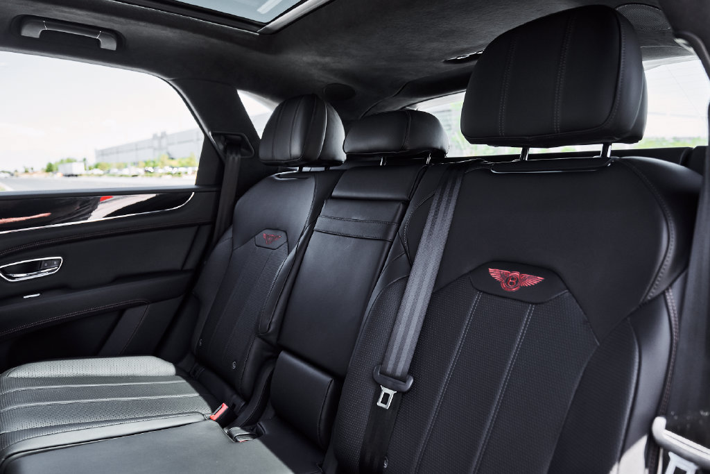 Used 2021 Bentley Bentayga AWD/4WD image 42