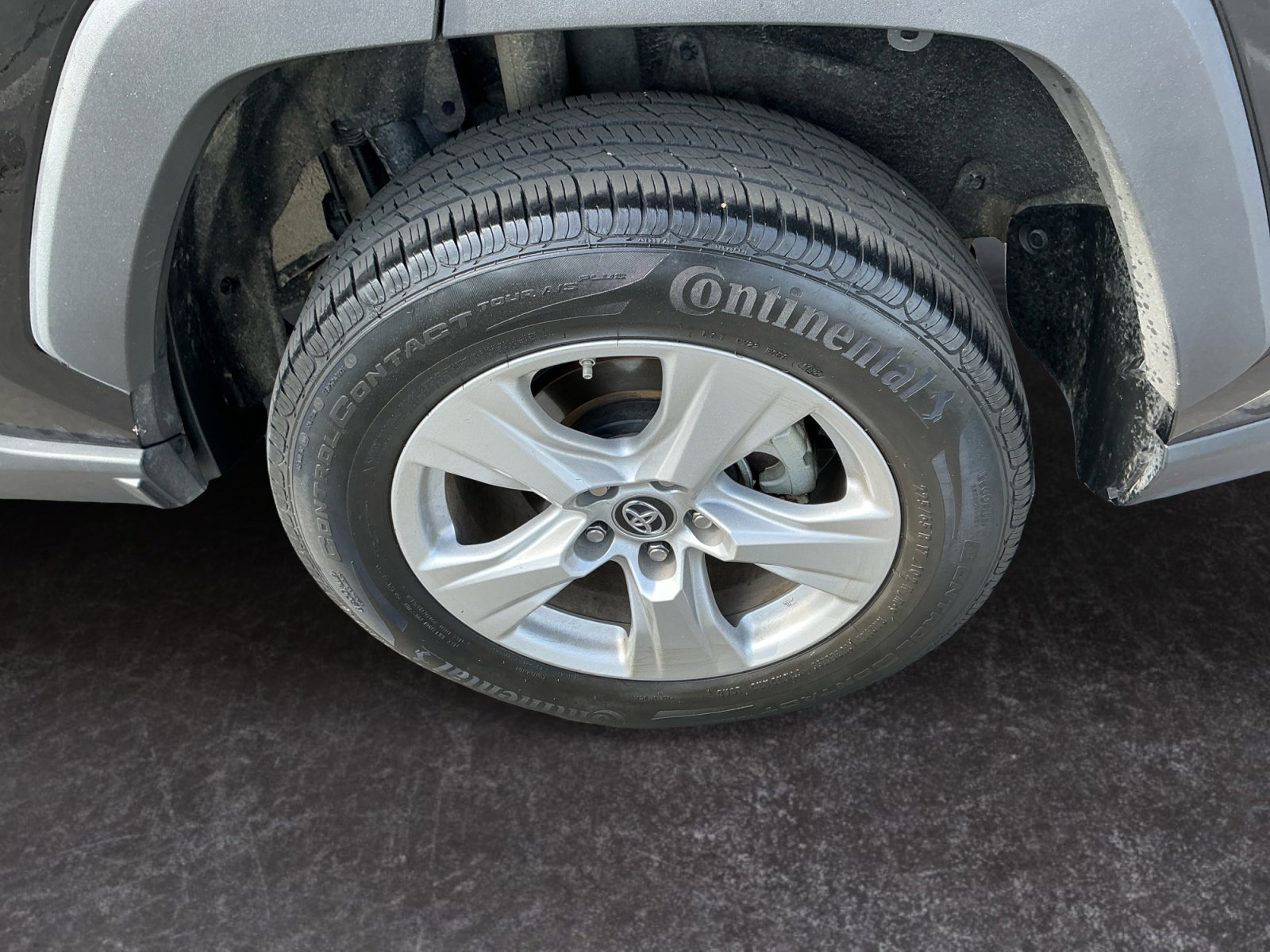 Used 2021 Toyota RAV4 LE image 14