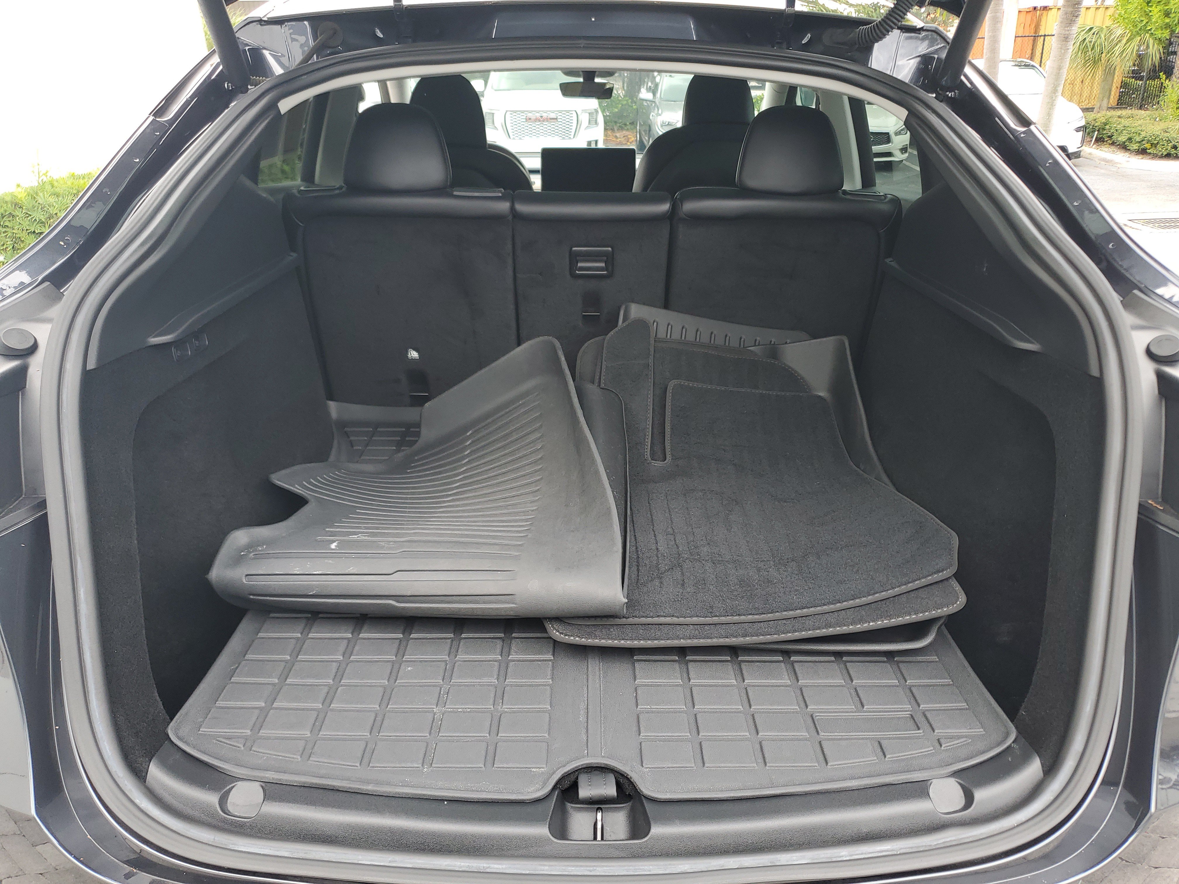 Used 2024 Tesla Model Y Long Range RWD image 9