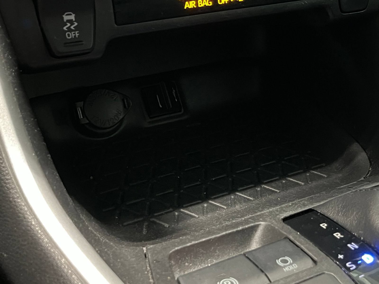 Used 2021 Toyota RAV4 LE AWD/4WD image 24