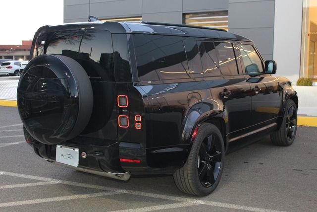 New 2026 Land Rover Defender 130 X-Dynamic SE image 2