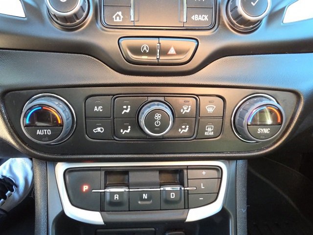 Used 2023 GMC Terrain SLT image 25