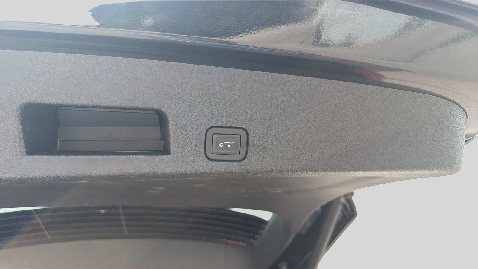 Used 2025 Buick Enclave Preferred AWD/4WD image 22