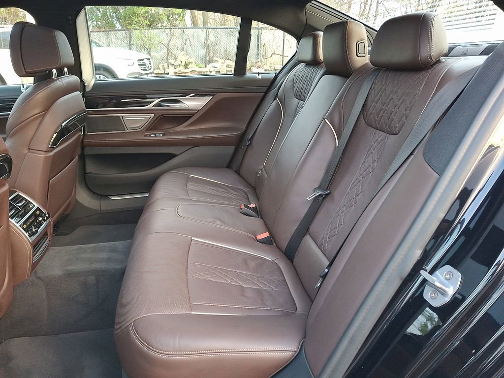 Used 2019 BMW 750i xDrive w/ Executive Package AWD/4WD image 7