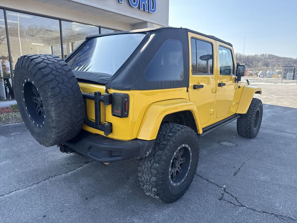 Used 2015 Jeep Wrangler Unlimited Sahara AWD/4WD image 4
