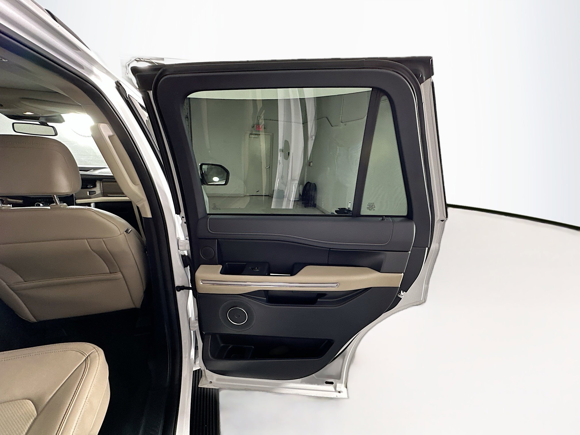 Used 2024 Ford Expedition Limited RWD image 33