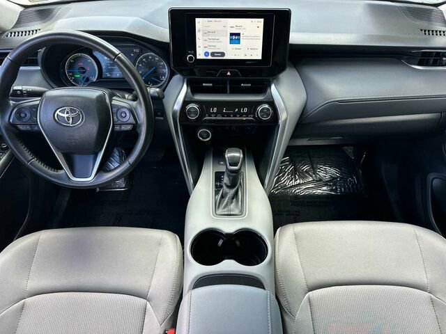 Used 2024 Toyota Venza LE AWD/4WD image 16