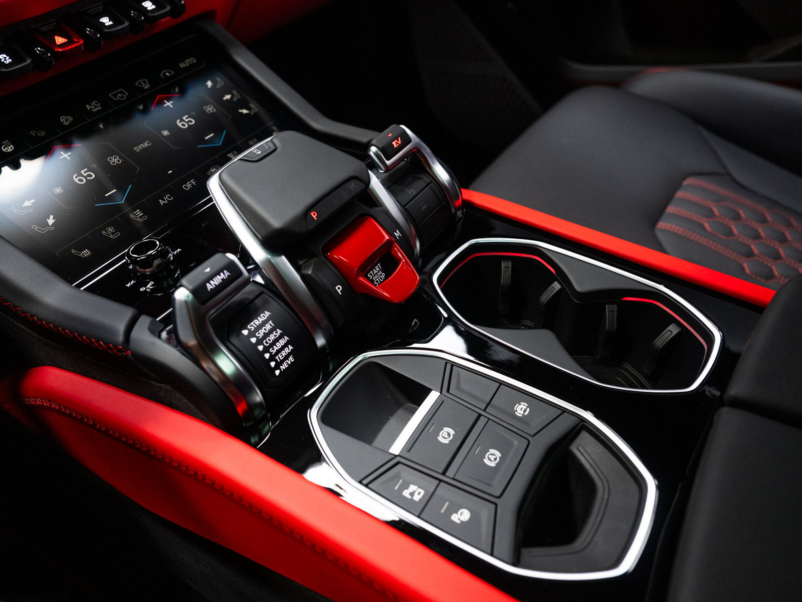 Used 2025 Lamborghini Urus SE AWD/4WD image 89