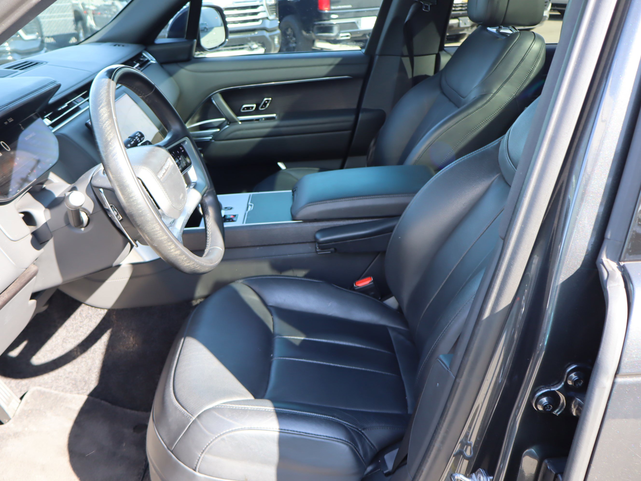 Used 2024 Land Rover Range Rover SE image 16