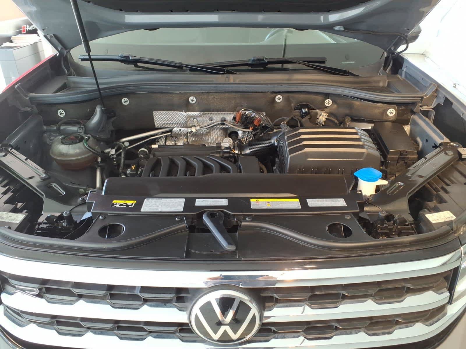 Used 2021 Volkswagen Atlas Cross Sport SEL R-Line AWD/4WD image 28