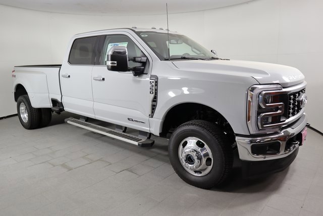 New 2026 Ford F350 Lariat w/ Lariat Premium Package image 3
