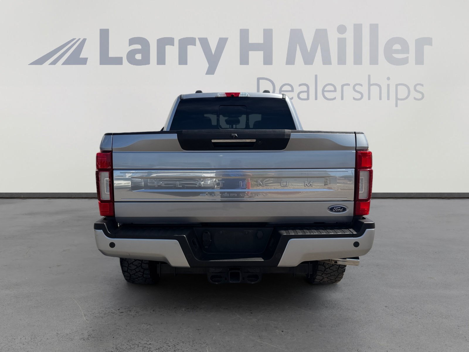 Used 2020 Ford F250 Platinum w/ FX4 Off-Road Package AWD/4WD image 4