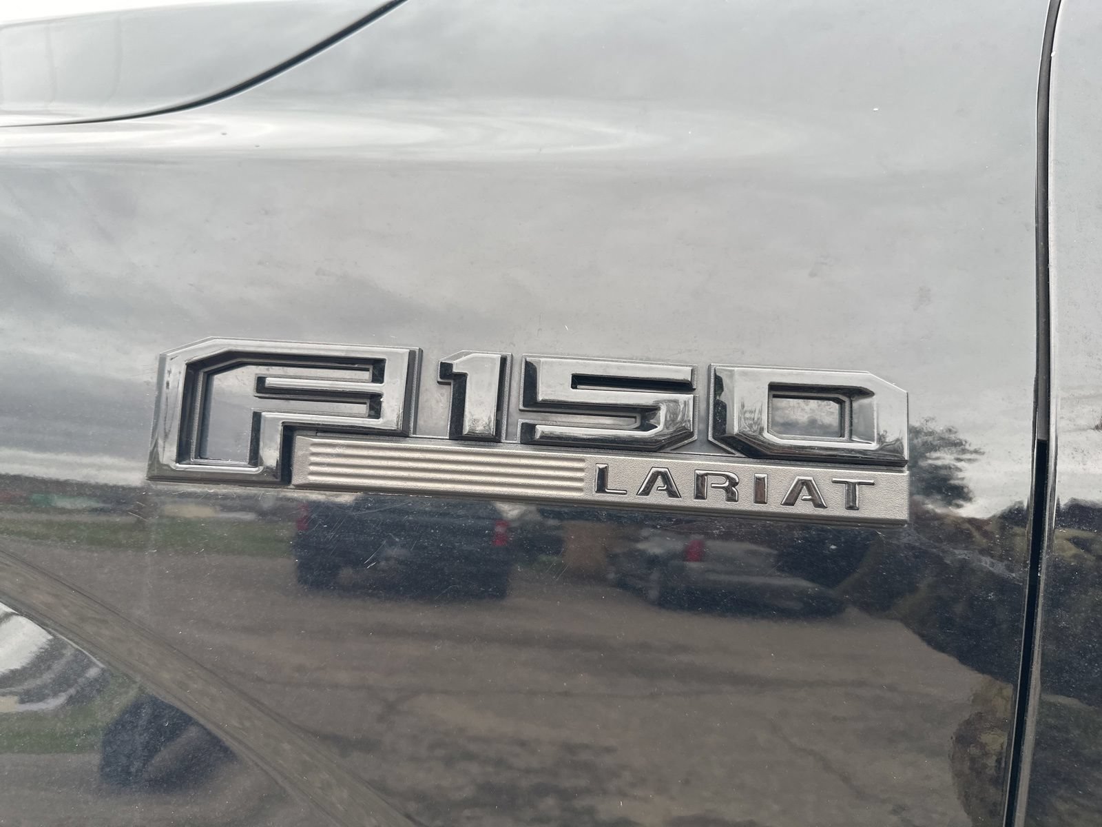 Used 2017 Ford F150 Lariat w/ Equipment Group 502A Luxury AWD/4WD image 5