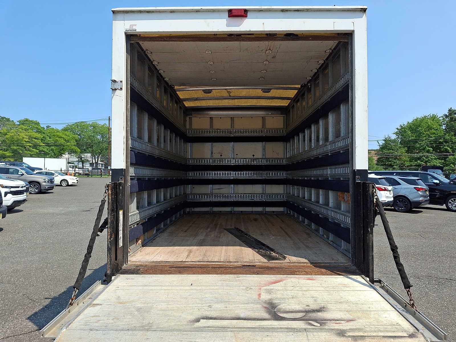 Used 2016 Chevrolet Express 3500 RWD image 28