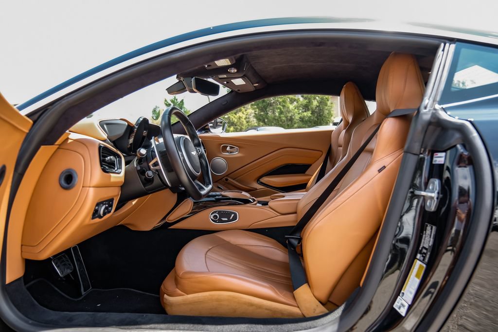Used 2020 Aston Martin V8 Vantage Coupe RWD image 30