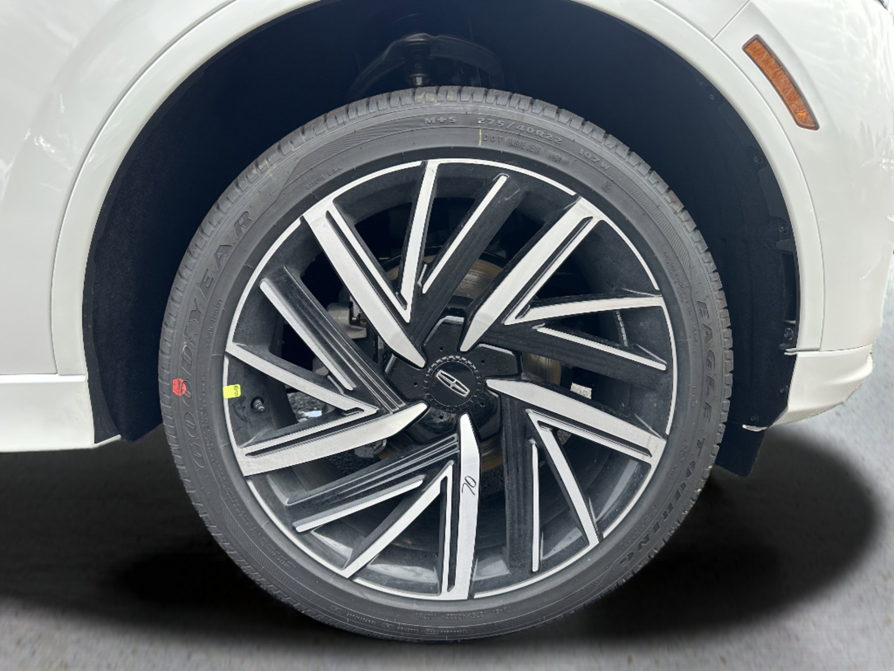 New 2026 Lincoln Aviator Black Label w/ Jet Appearance Package AWD/4WD image 8