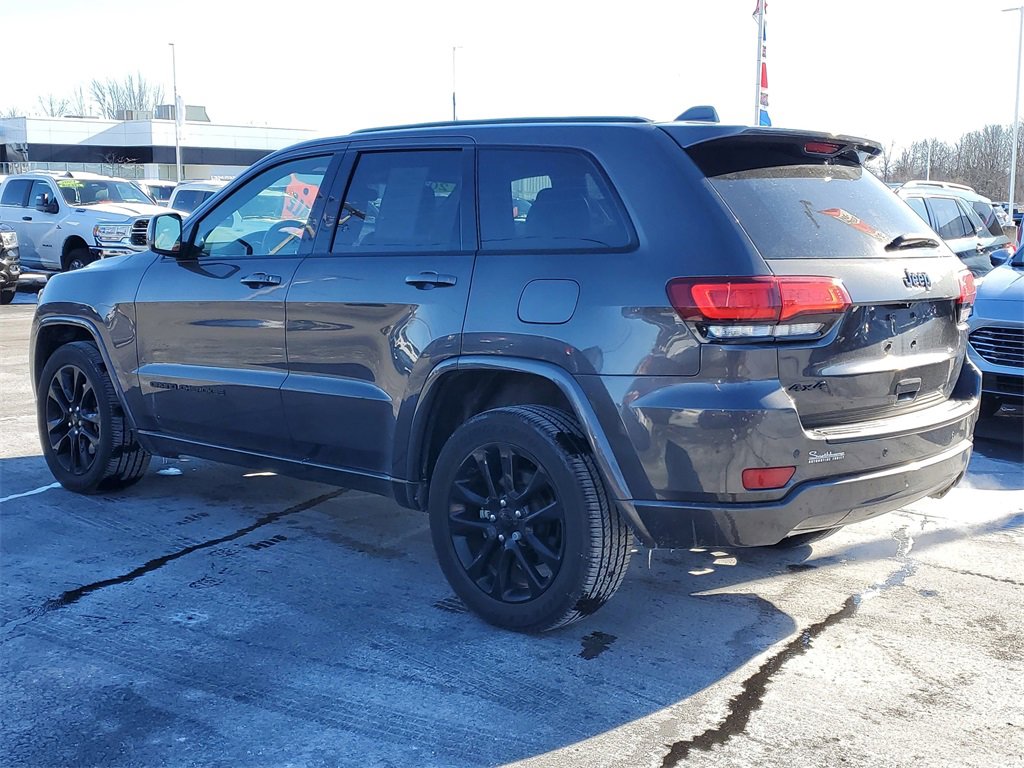 Used 2021 Jeep Grand Cherokee Laredo X image 4