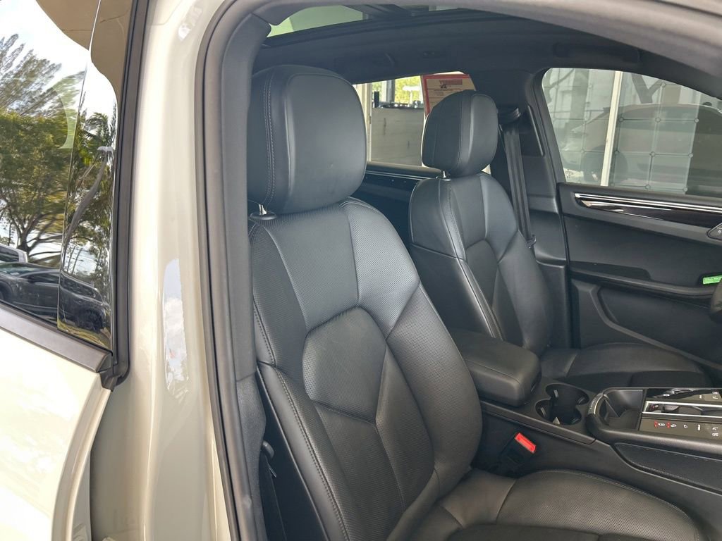 Used 2022 Porsche Macan image 19