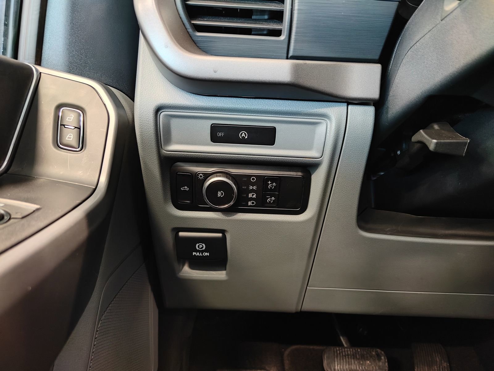 Used 2025 Ford F150 XLT w/ Equipment Group 301A Standard image 15