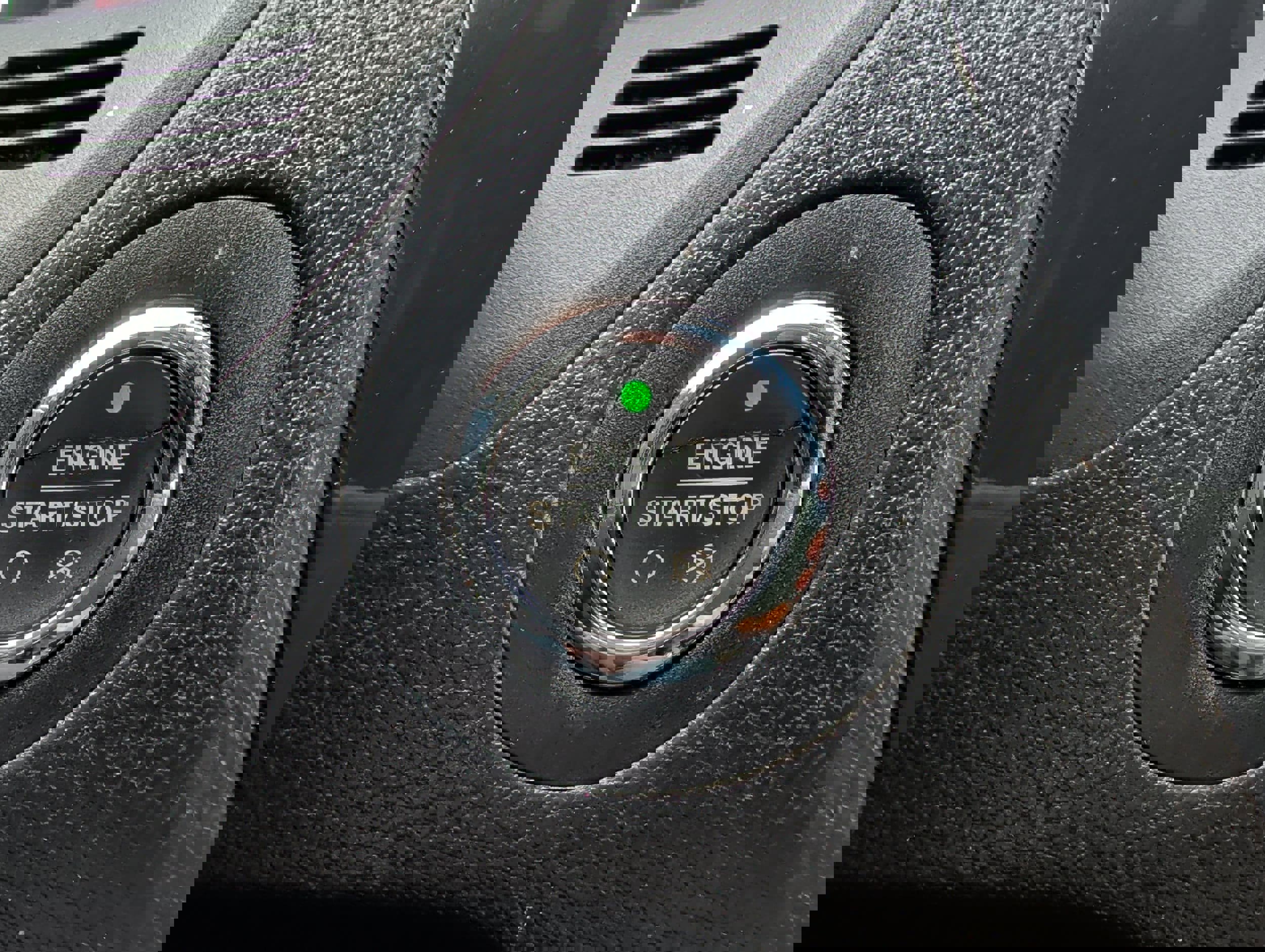 Used 2017 Ford Explorer XLT w/ Equipment Group 202A FWD image 32