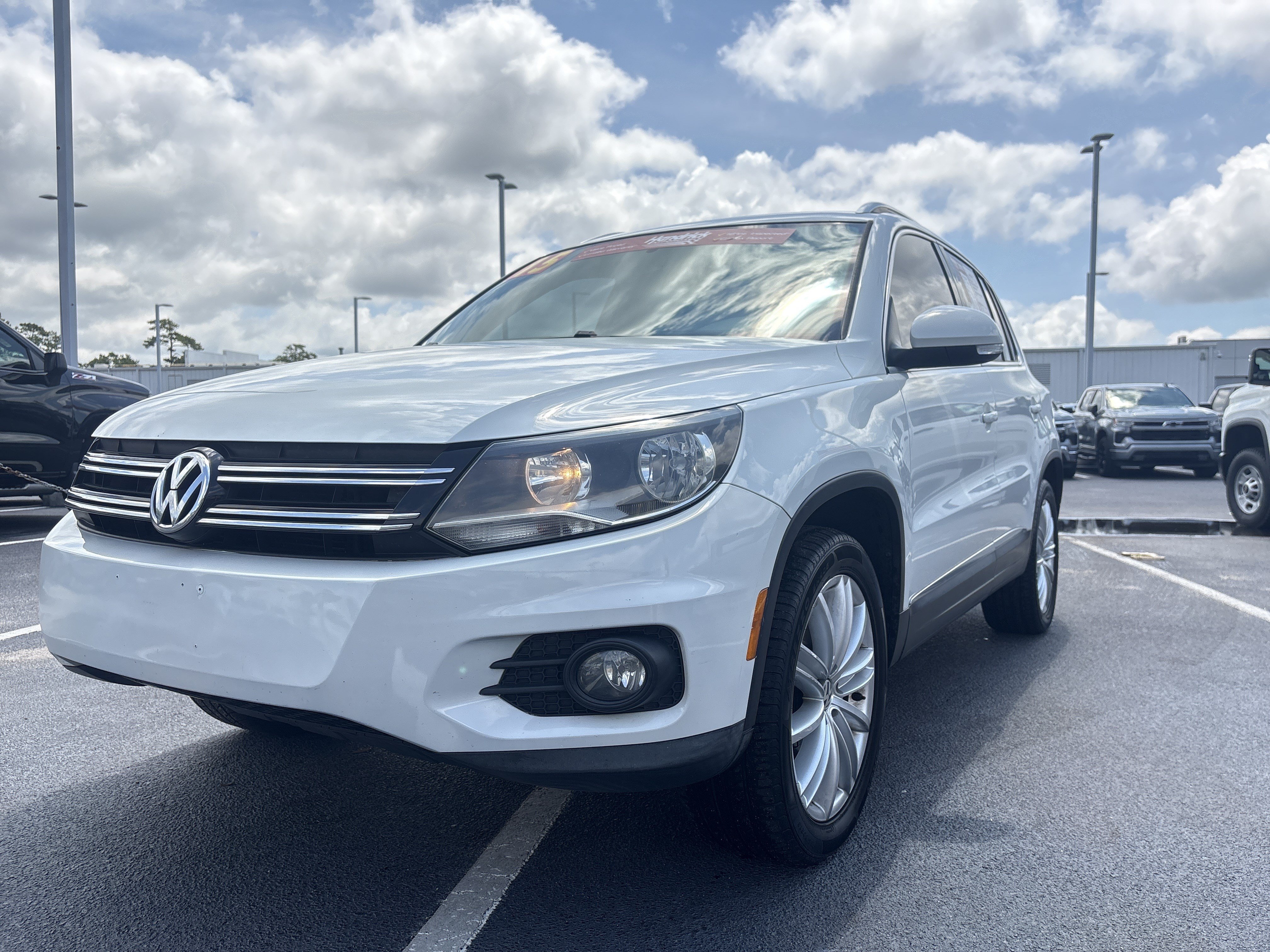 Used 2015 Volkswagen Tiguan SEL AWD/4WD image 18