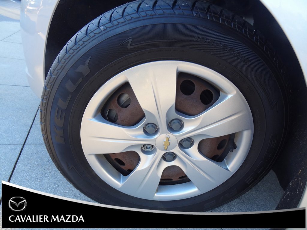 Used 2018 Chevrolet Cruze LS image 32