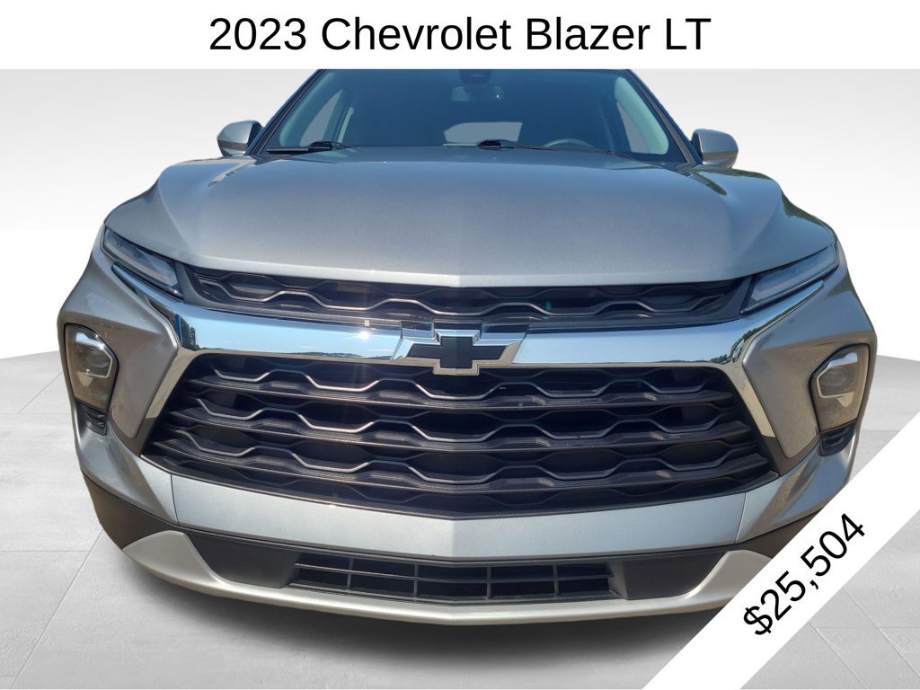 Used 2023 Chevrolet Blazer LT w/ Convenience Package FWD image 2