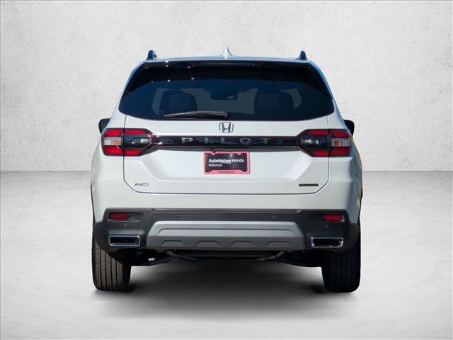 New 2025 Honda Pilot Touring image 8