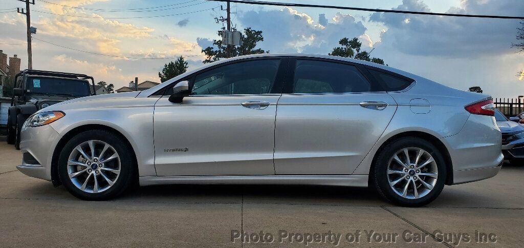 Used 2017 Ford Fusion SE image 23