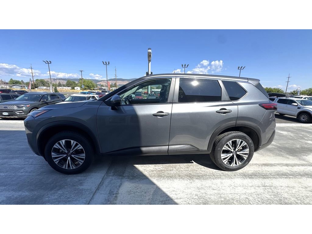 Used 2022 Nissan Rogue SV image 4