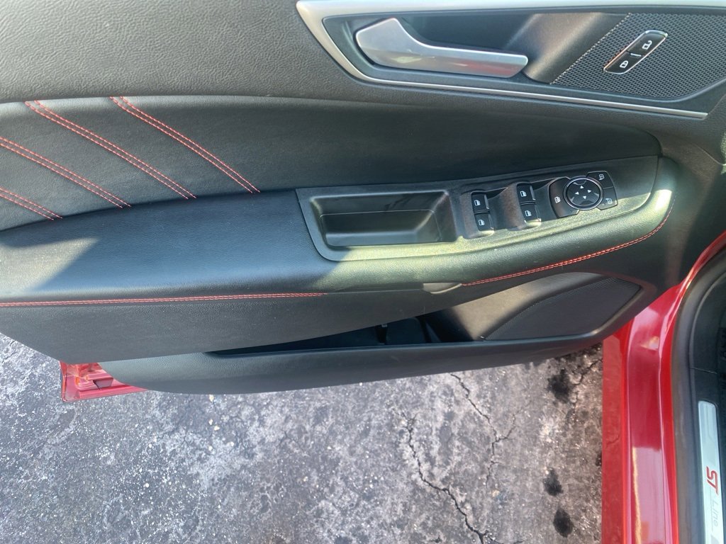 Used 2022 Ford Edge ST-Line image 9