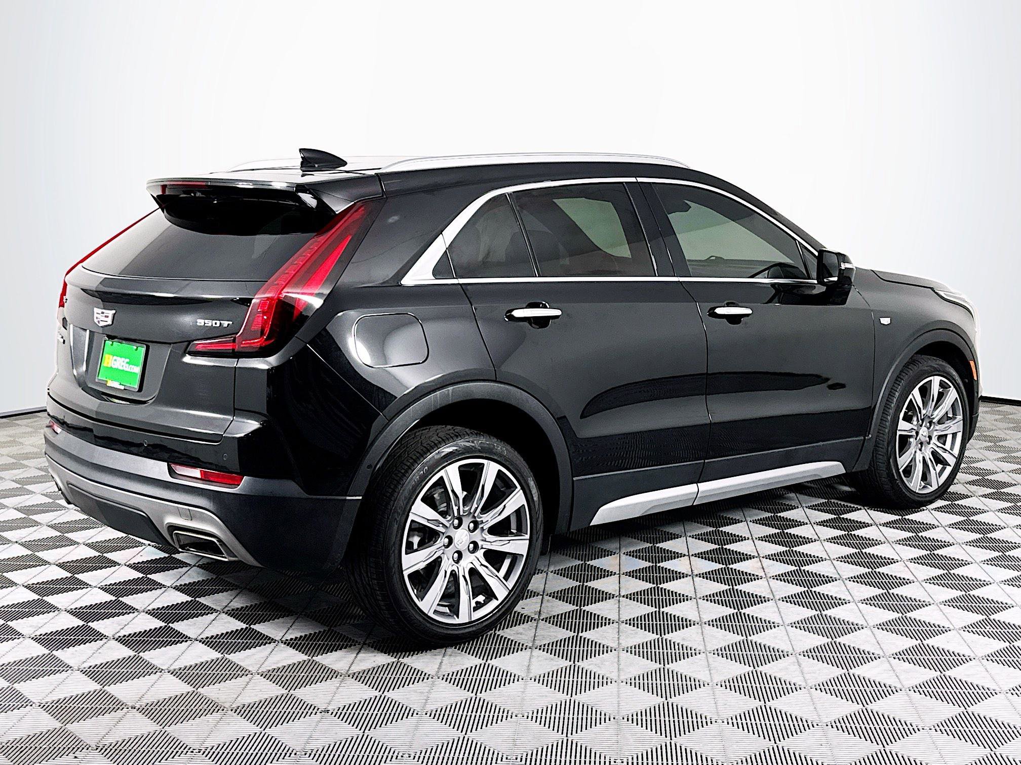 Used 2022 Cadillac XT4 Premium Luxury w/ Enhanced Visibility Package FWD image 10