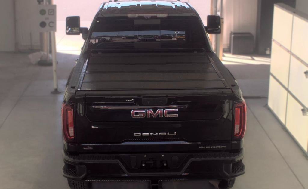 Used 2021 GMC Sierra 2500 Denali w/ Denali Black Diamond Edition AWD/4WD image 6