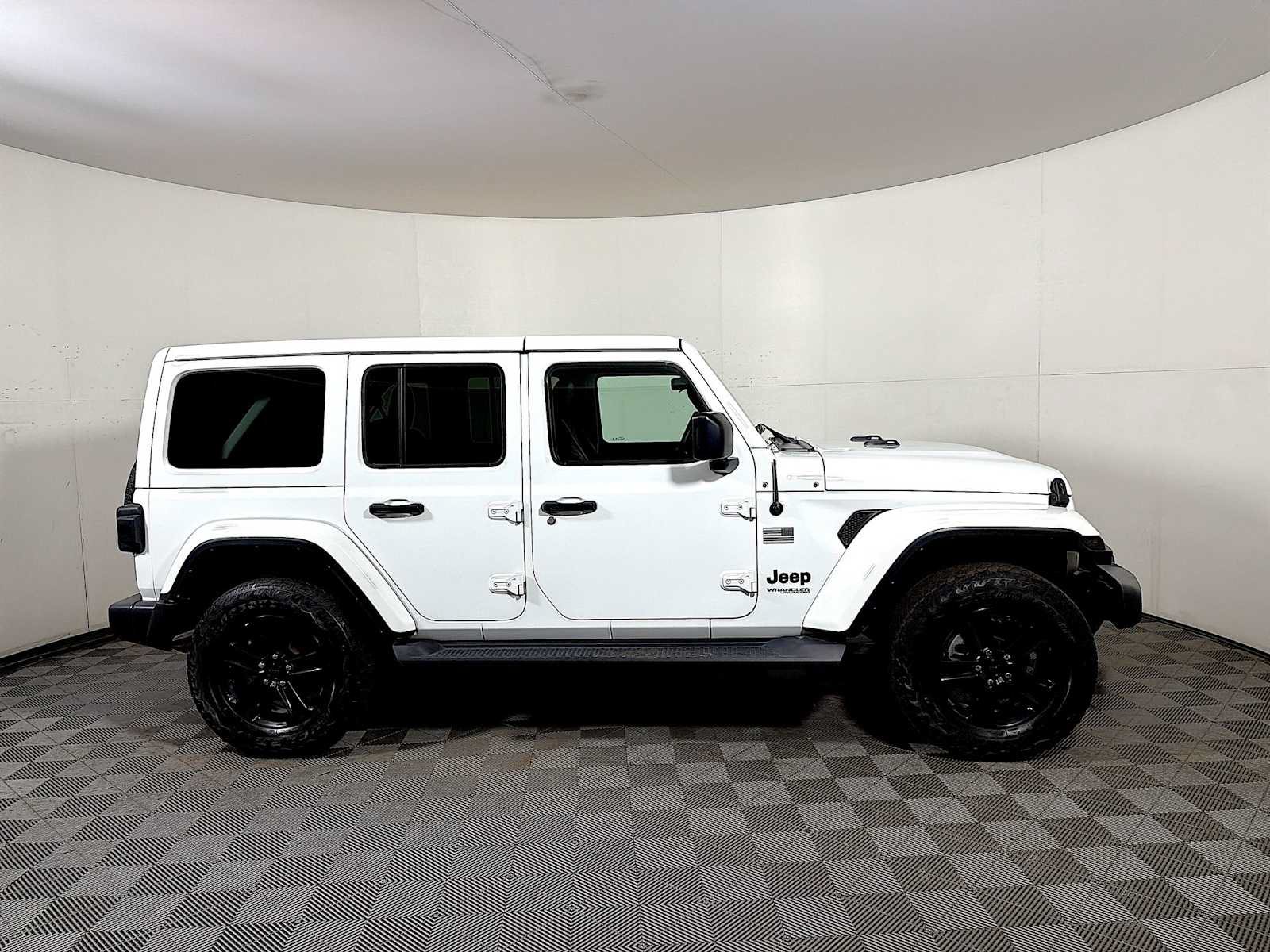Used 2021 Jeep Wrangler Unlimited Sahara AWD/4WD image 7