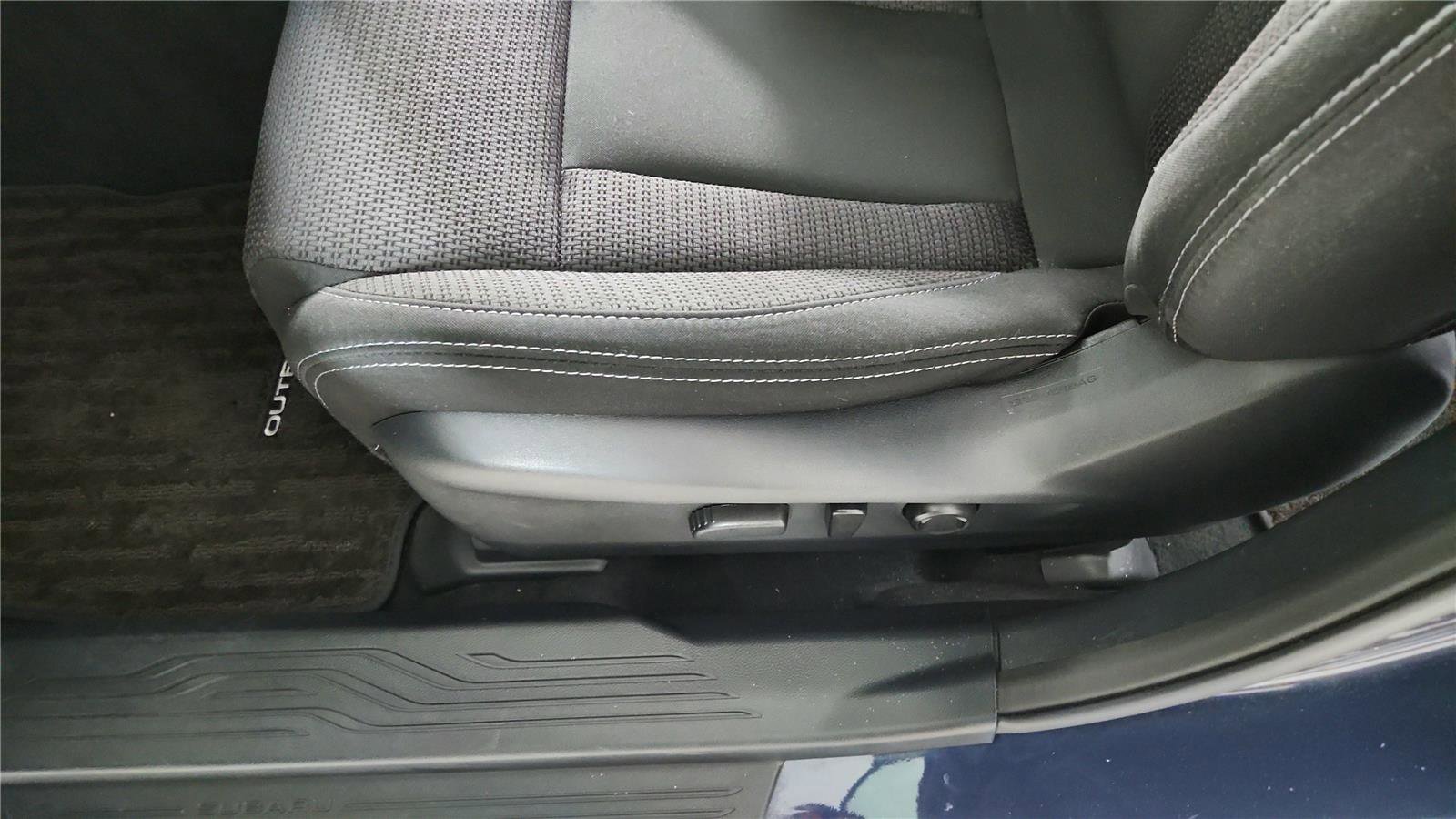 Used 2023 Subaru Outback Premium image 17
