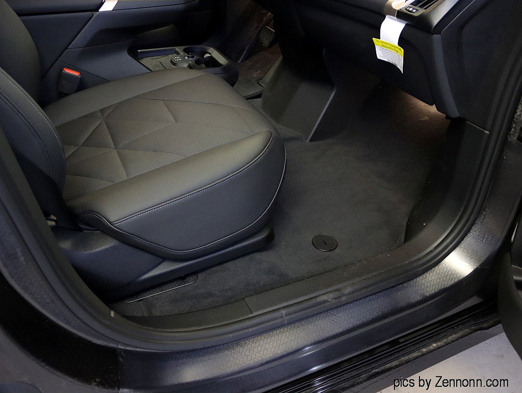 Used 2026 BMW iX xDrive45 w/ Premium Package image 38