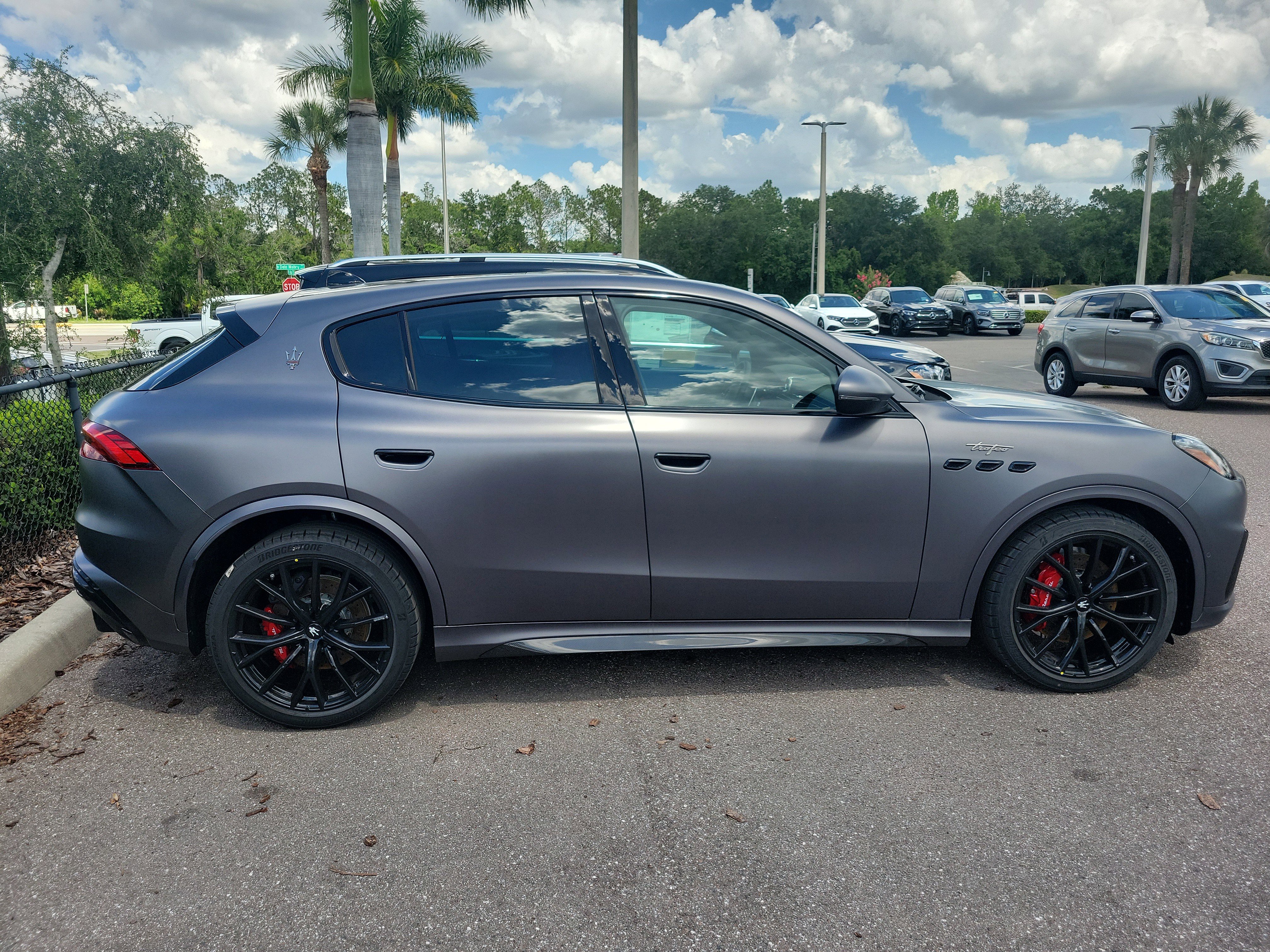 Used 2025 Maserati Grecale Trofeo AWD/4WD image 3