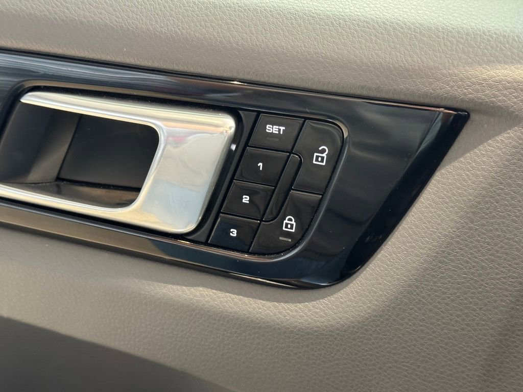 Certified 2019 Porsche Cayenne AWD/4WD image 31