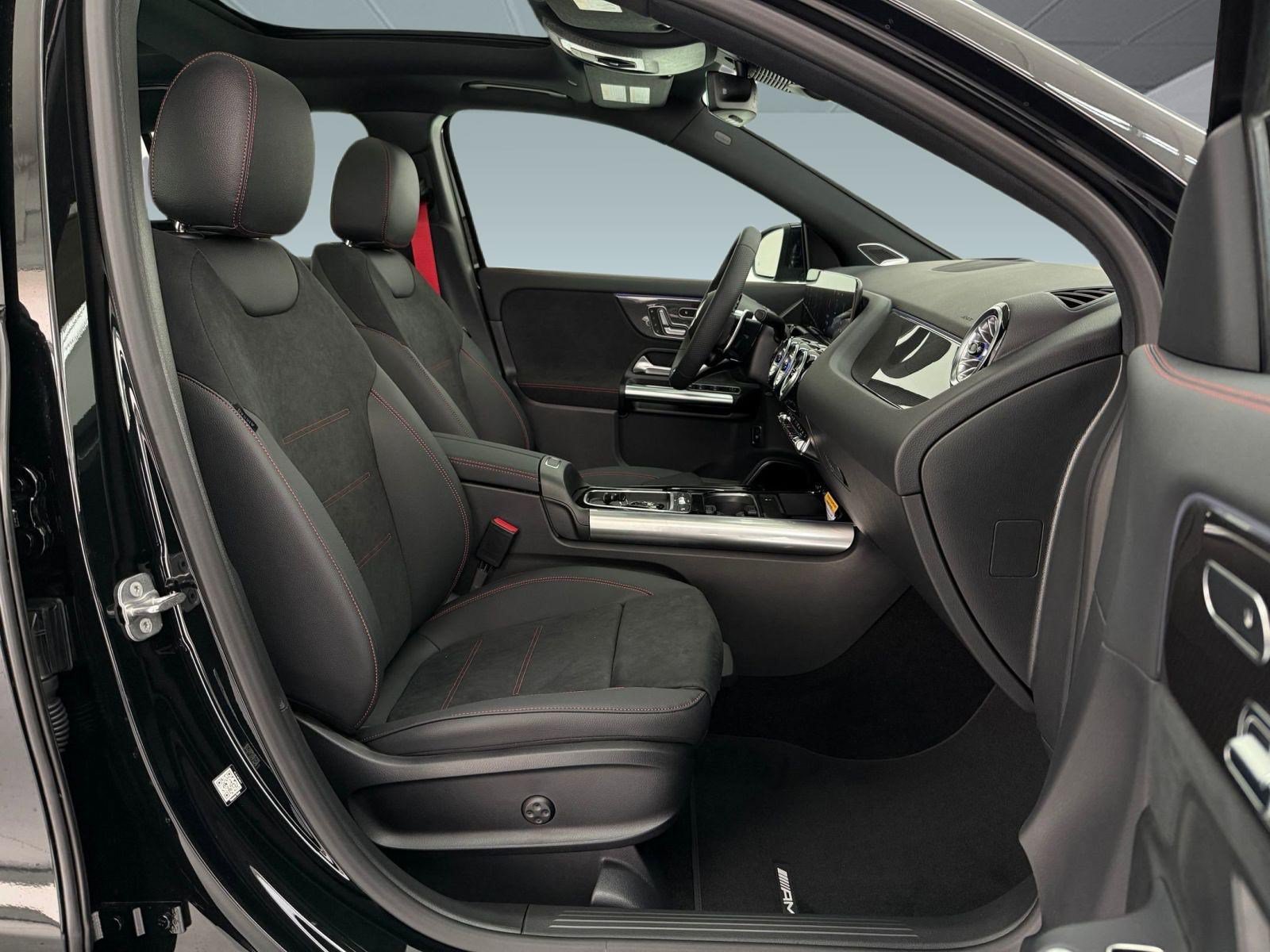 New 2026 Mercedes-Benz GLA 35 AMG 4MATIC image 23