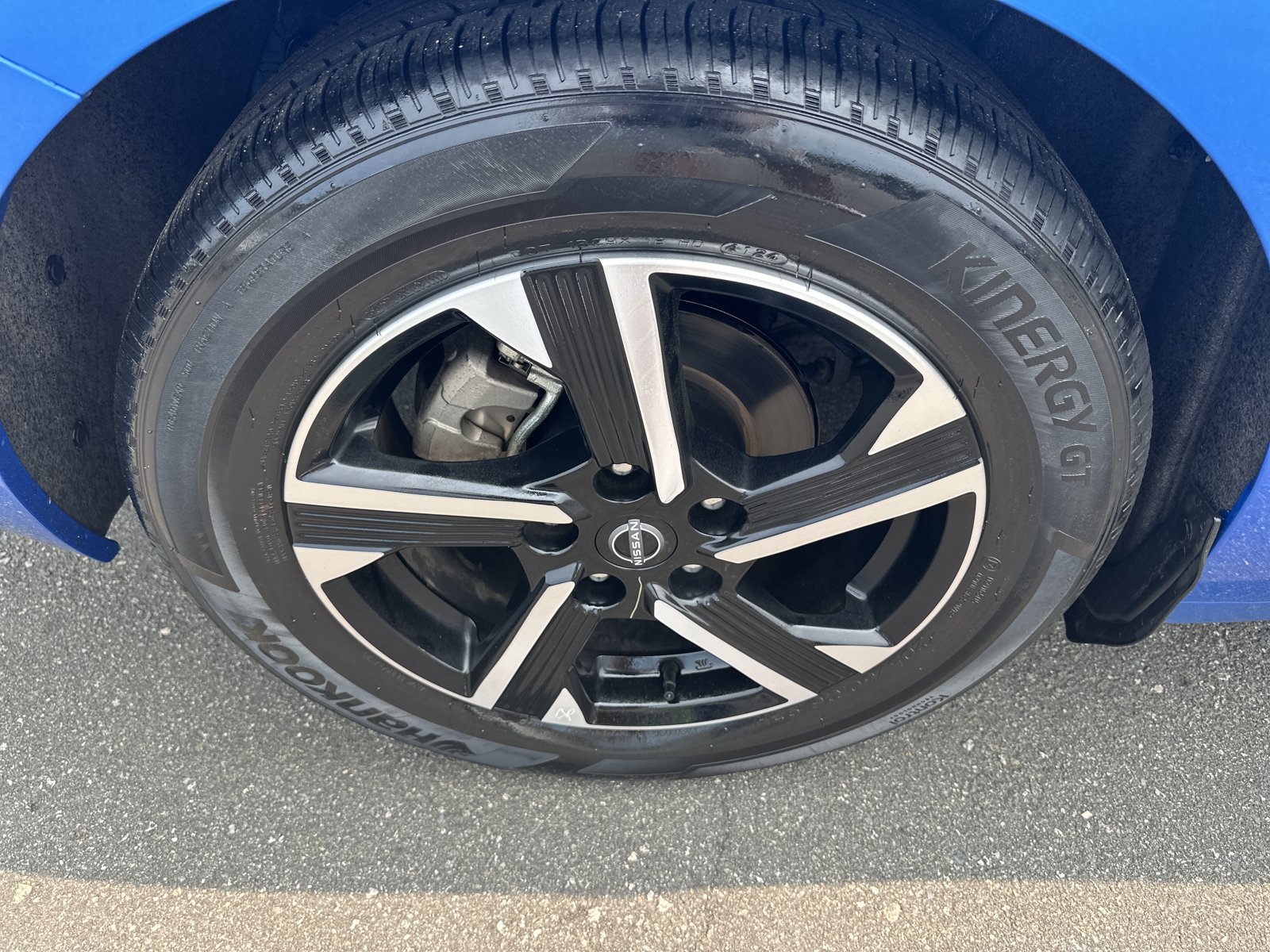 Used 2025 Nissan Sentra SV FWD image 28