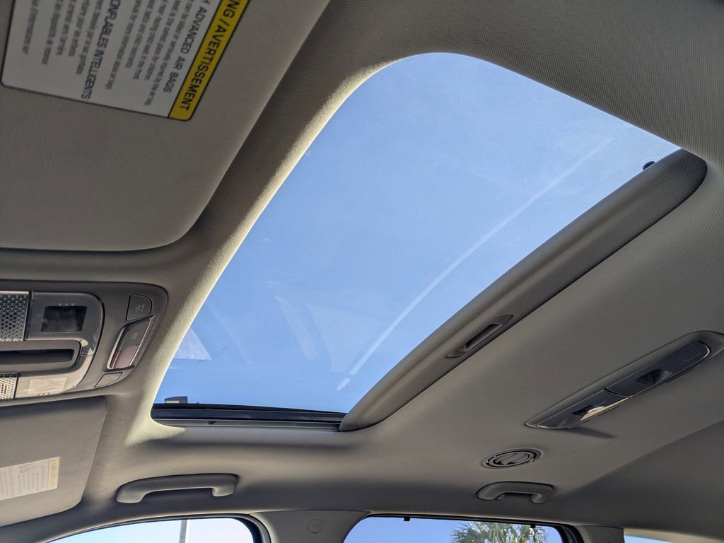 Used 2024 Kia Telluride EX w/ EX Captain's Chair Package image 26