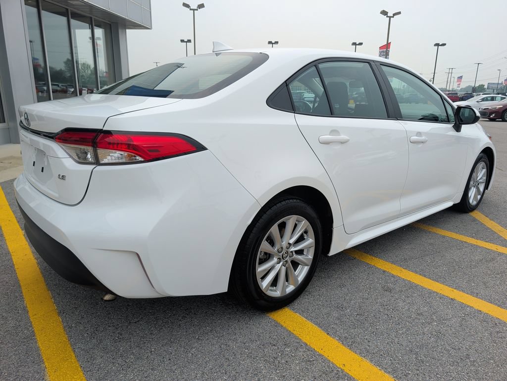 Used 2023 Toyota Corolla LE w/ LE Convenience Package FWD image 7
