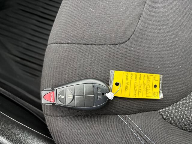 Used 2021 Jeep Cherokee Latitude w/ Mopar Interior Package image 31