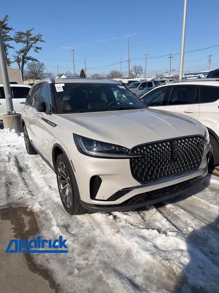 Used 2025 Lincoln Aviator Reserve w/ Illumination Package image 1