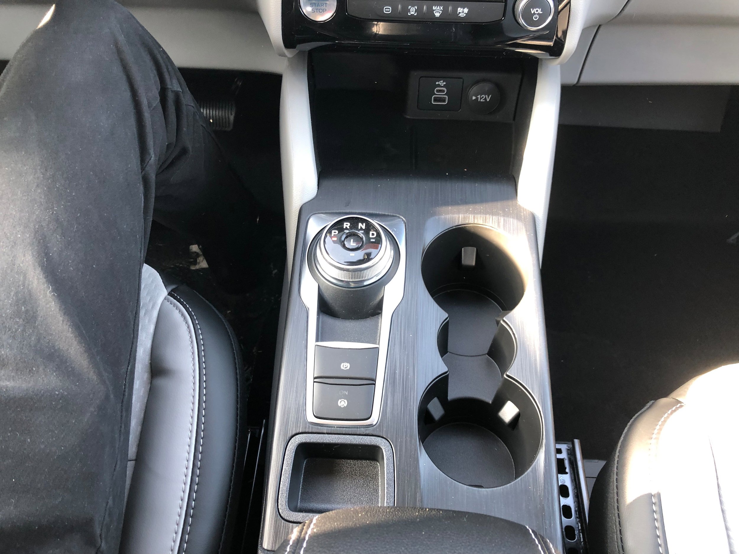 New 2025 Ford Escape SE w/ Class II Trailer Tow Package image 12