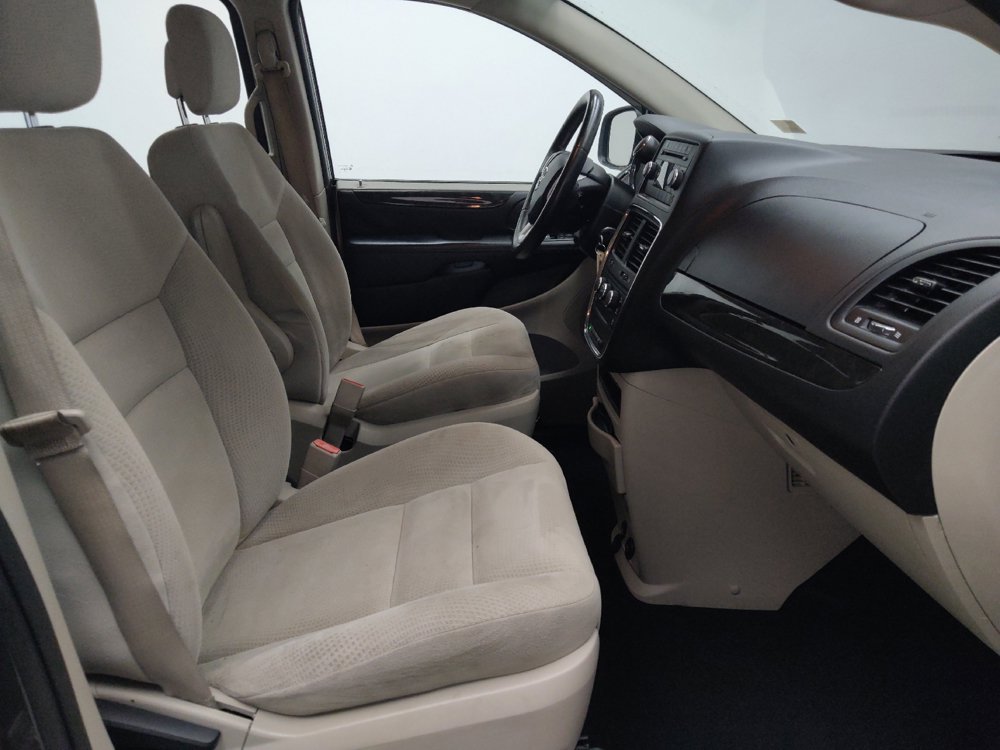 Used 2016 Dodge Grand Caravan American Value Package w/ UConnect Hands-Free Group FWD image 21